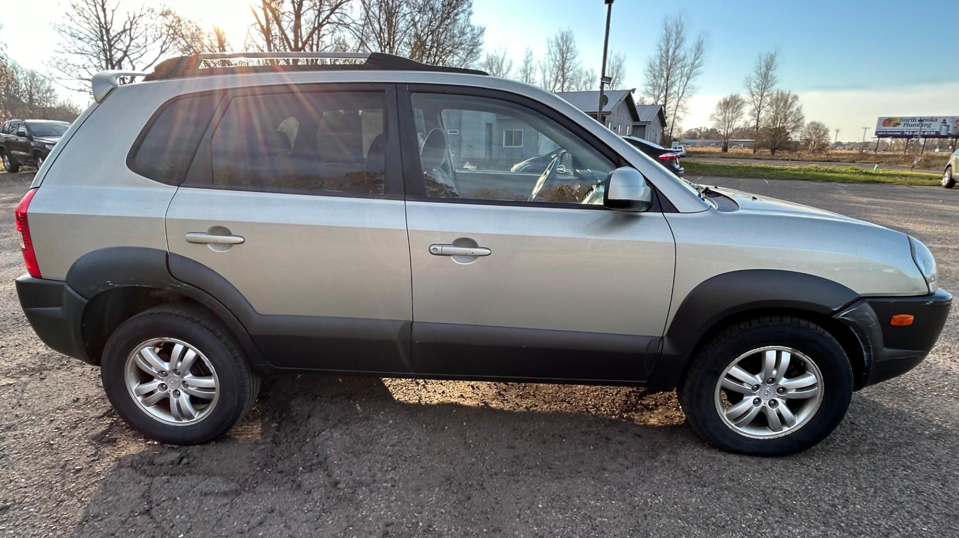 2008 Hyundai Tucson (KM8JN72D68U) , located at 17255 hwy 65 NE, Ham Lake, MN, 55304, 0.000000, 0.000000 - Photo#3